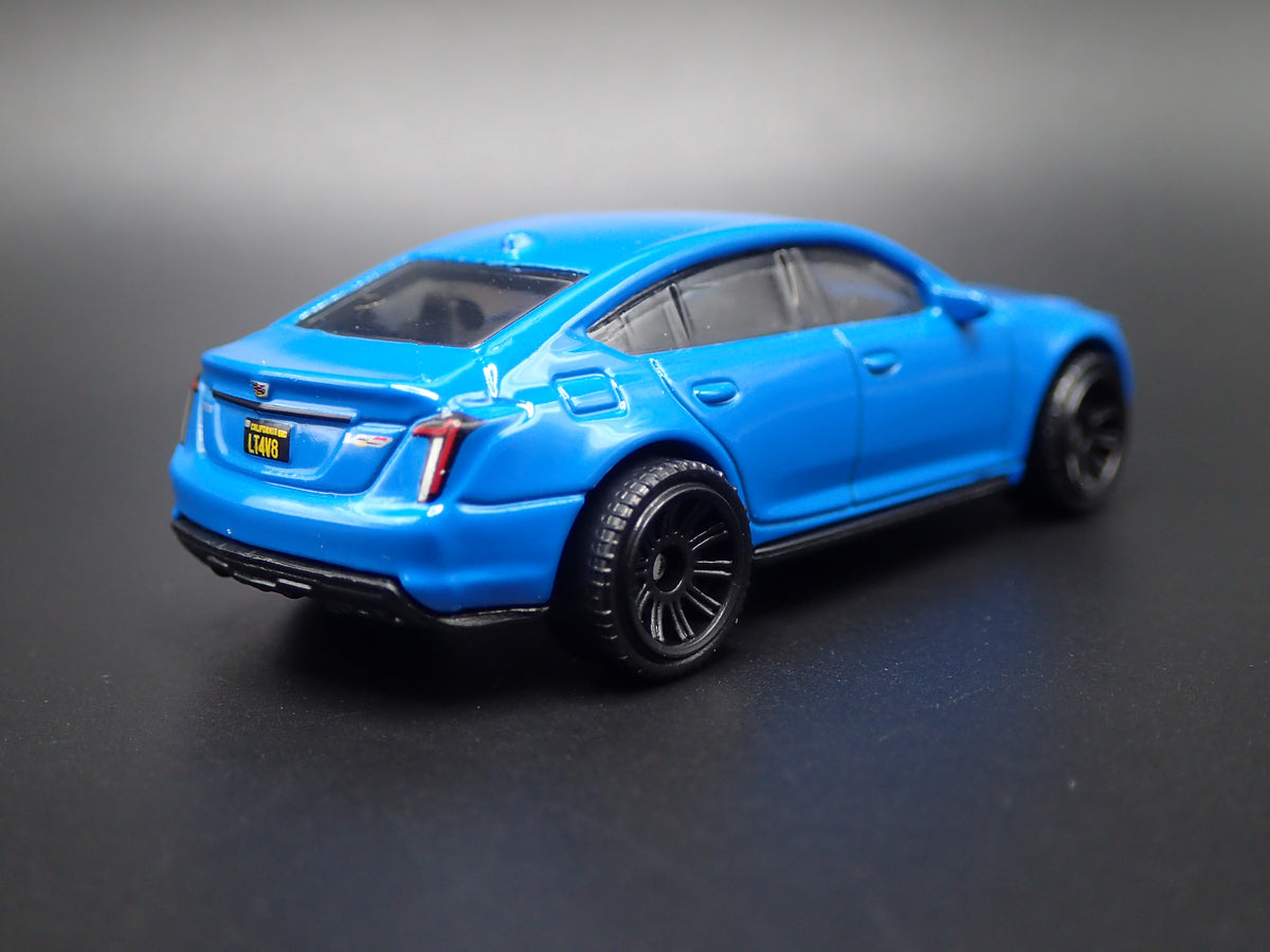 2020-2026 CADILLAC CADDY CT5-V 4 FOUR DOOR 1:64 SCALE DIORAMA DIECAST MODEL CAR