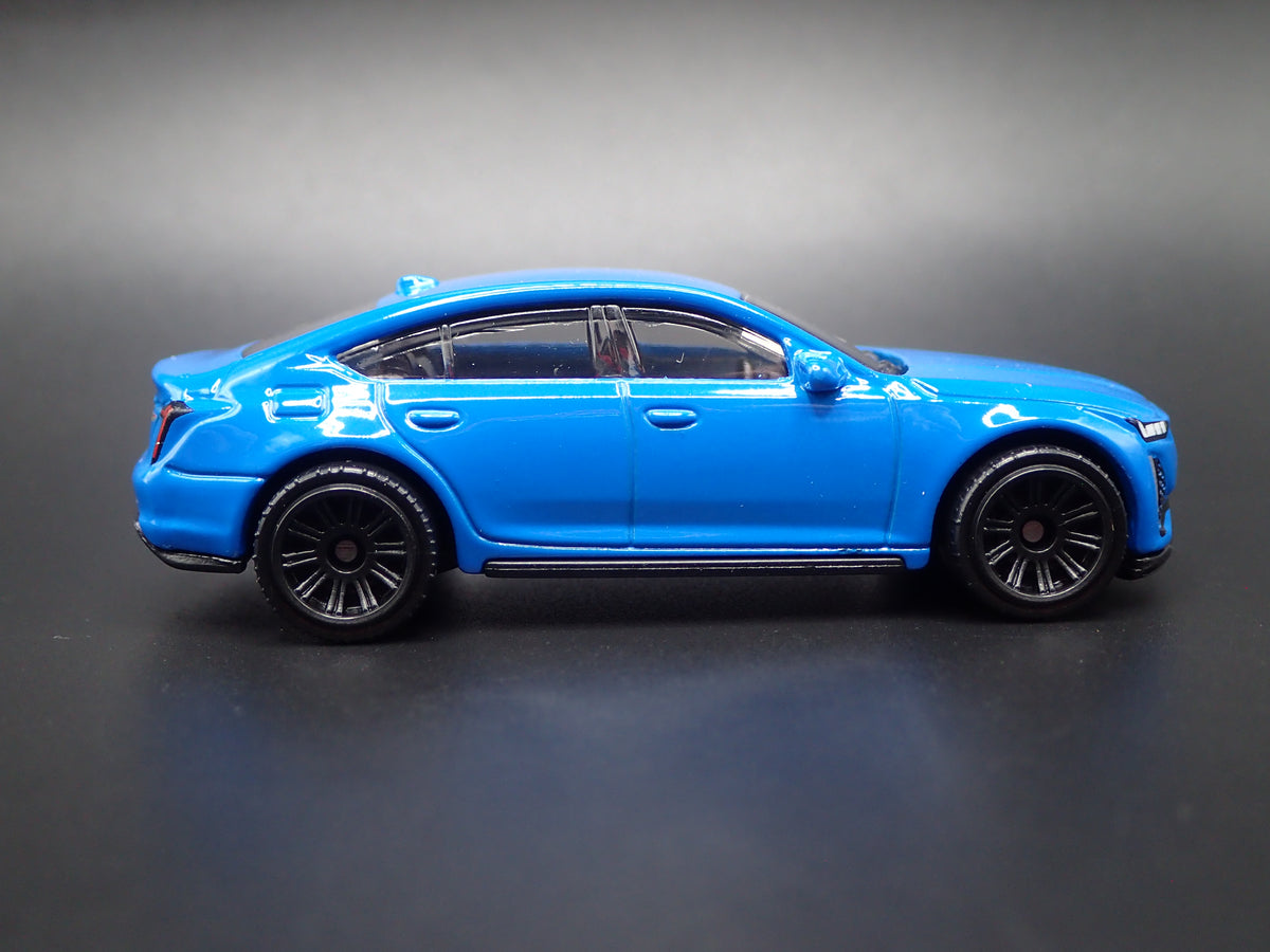 2020-2026 CADILLAC CADDY CT5-V 4 FOUR DOOR 1:64 SCALE DIORAMA DIECAST MODEL CAR