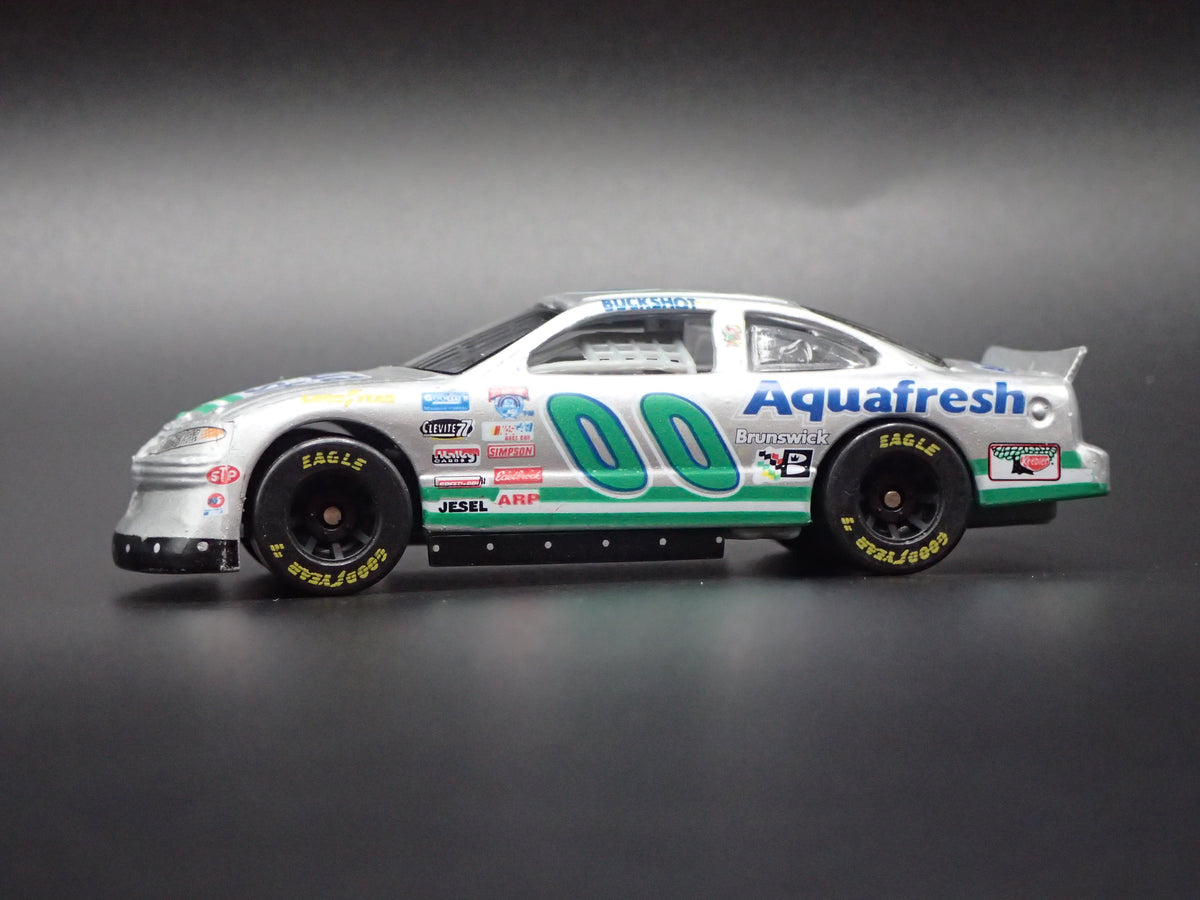 1998 98 PONTIAC GRAND PRIX 00 BUCKSHOT JONES NASCAR 1:64 DIECAST MODEL CAR