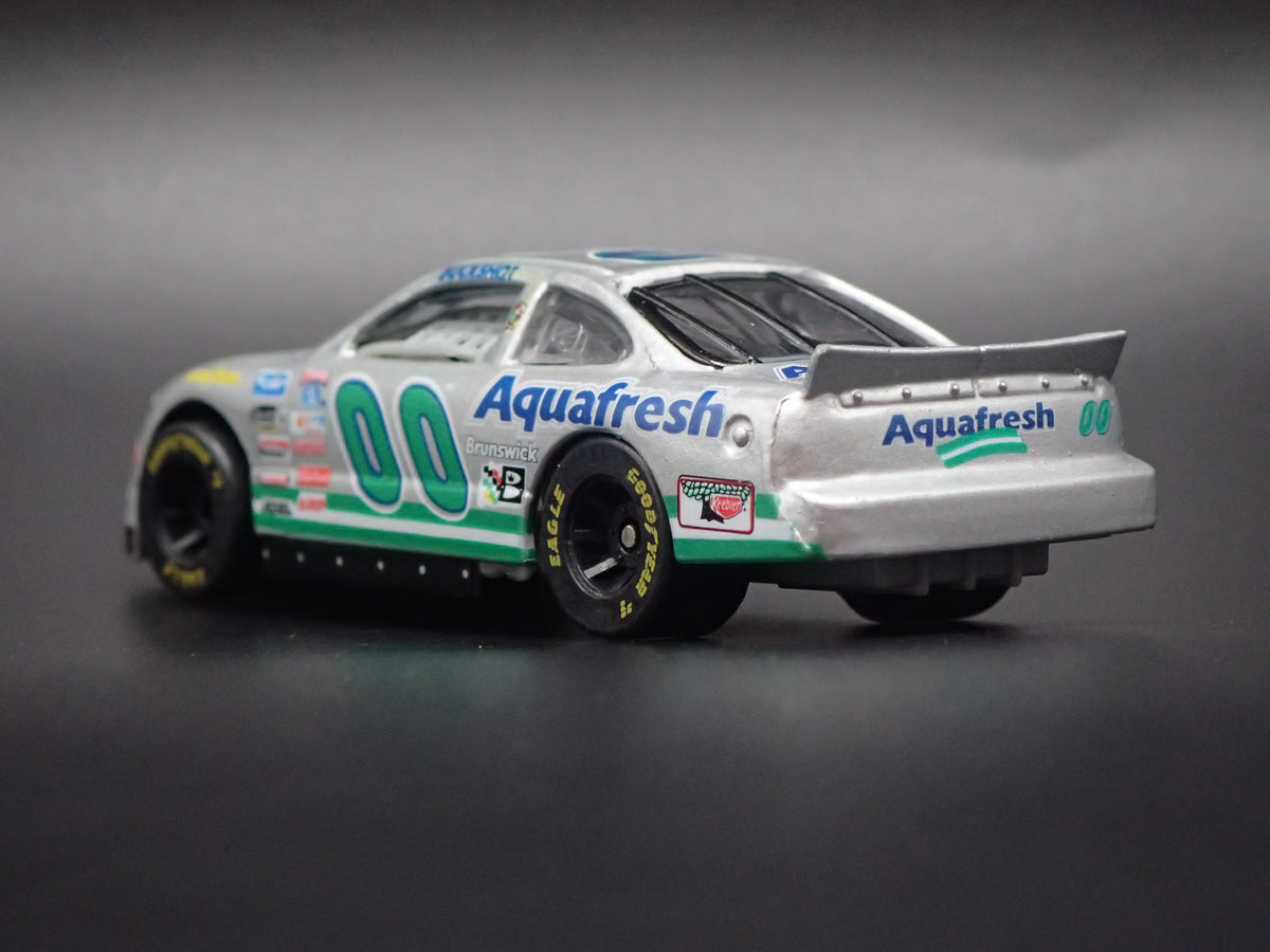 1998 98 PONTIAC GRAND PRIX 00 BUCKSHOT JONES NASCAR 1:64 DIECAST MODEL CAR