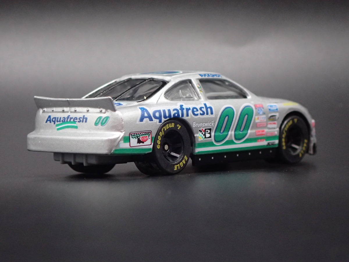 1998 98 PONTIAC GRAND PRIX 00 BUCKSHOT JONES NASCAR 1:64 DIECAST MODEL CAR