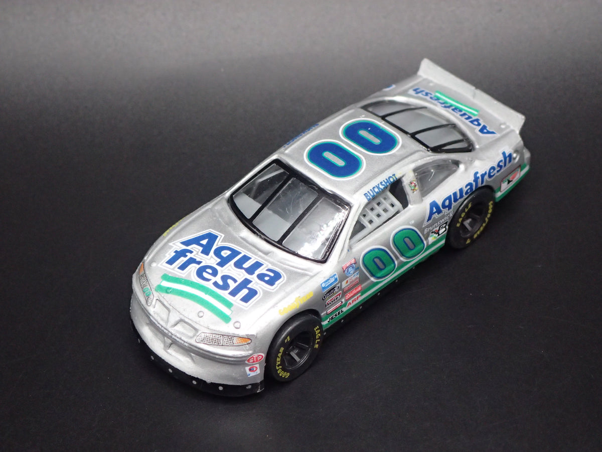 1998 98 PONTIAC GRAND PRIX 00 BUCKSHOT JONES NASCAR 1:64 DIECAST MODEL CAR