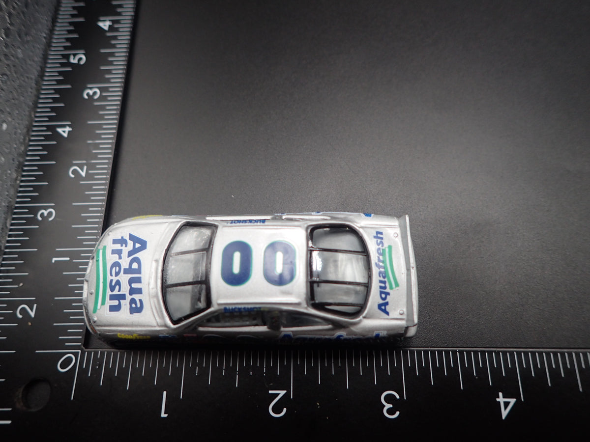 1998 98 PONTIAC GRAND PRIX 00 BUCKSHOT JONES NASCAR 1:64 DIECAST MODEL CAR