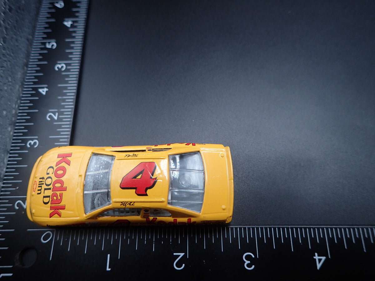 1997 CHEVROLET MONTE CARLO 4 STERLING MARLIN KODAK NASCAR 1:64 SCALE DIECAST CAR