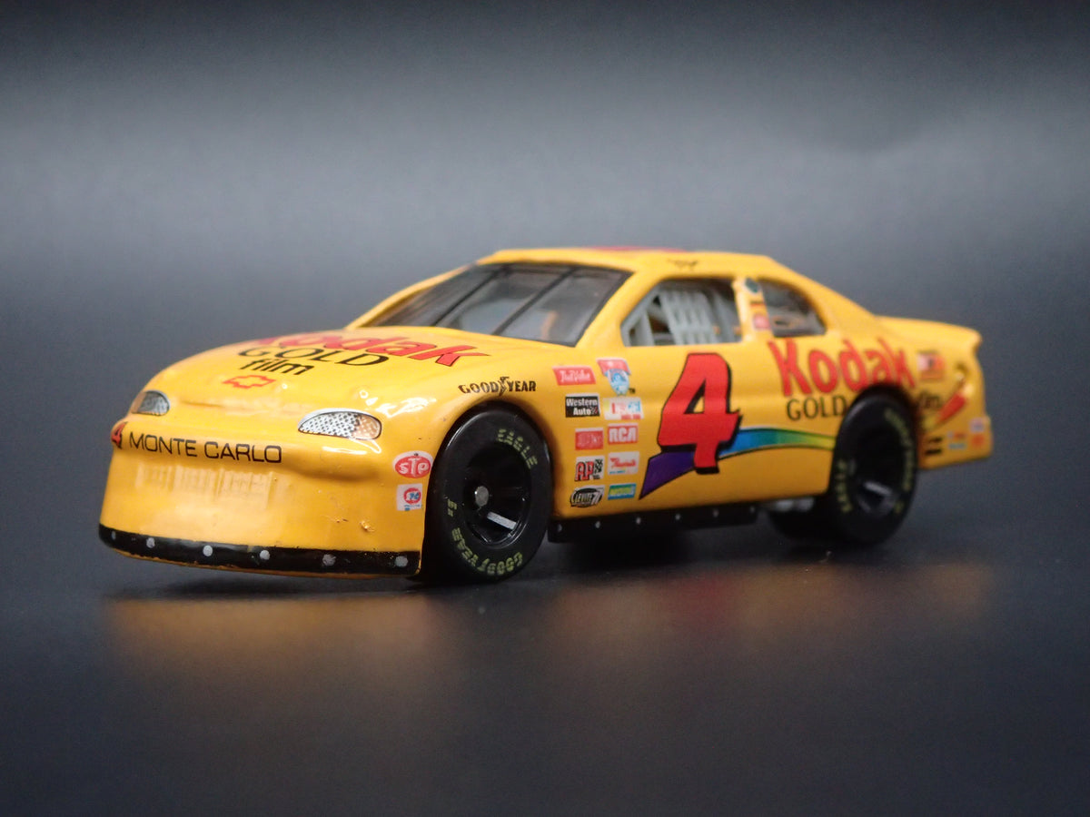 1998 CHEVY CHEVROLET MONTE CARLO 4 STERLING MARLIN NASCAR 1:64 SCALE DIECAST MODEL CAR