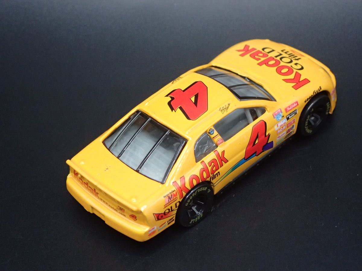 1998 CHEVY CHEVROLET MONTE CARLO 4 STERLING MARLIN NASCAR 1:64 SCALE DIECAST MODEL CAR