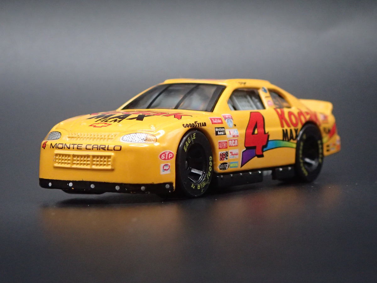 1998 CHEVY CHEVROLET MONTE CARLO 4 STERLING MARLIN NASCAR 1:64 SCALE DIECAST MODEL CAR