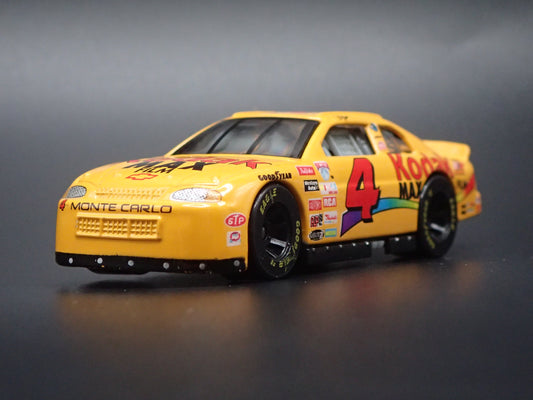 1998 CHEVY CHEVROLET MONTE CARLO 4 STERLING MARLIN NASCAR 1:64 SCALE DIECAST MODEL CAR