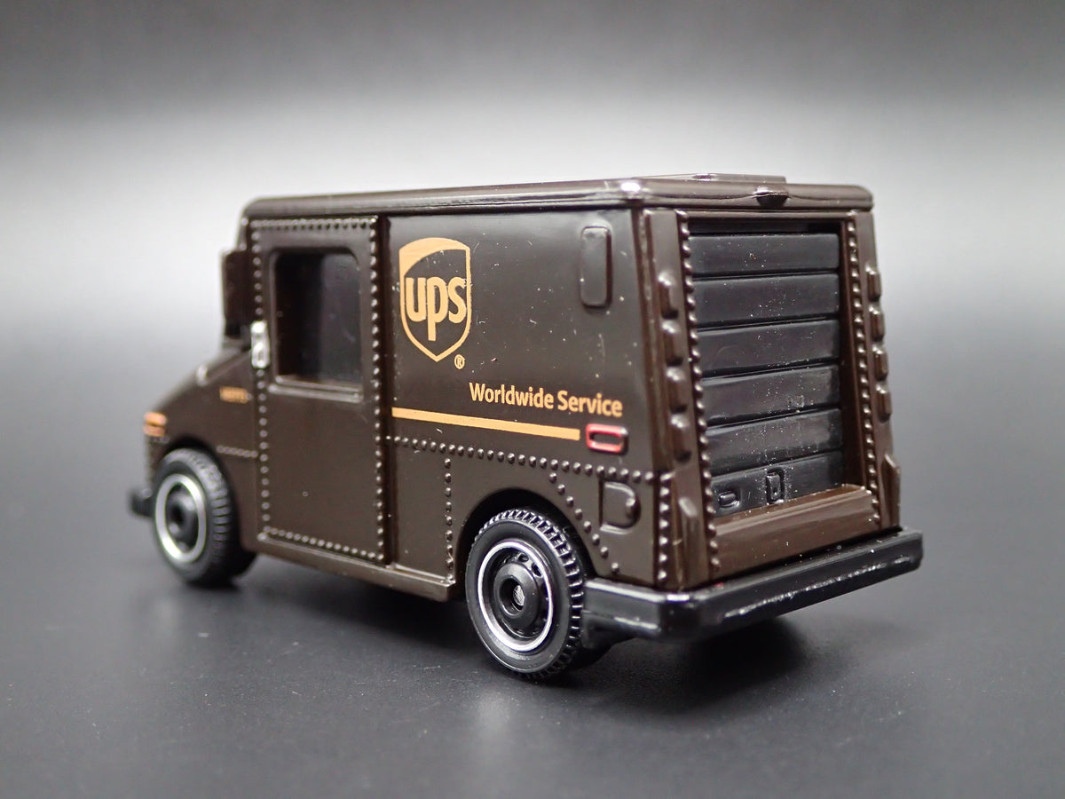 UPS UNITED PARCEL SERVICE DELIVERY VAN BROWN 1:64 MB SCALE DIECAST MODEL