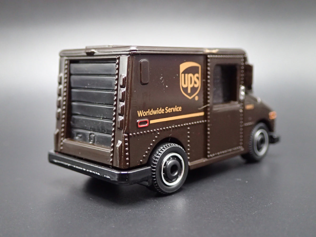 UPS UNITED PARCEL SERVICE DELIVERY VAN BROWN 1:64 MB SCALE DIECAST MODEL