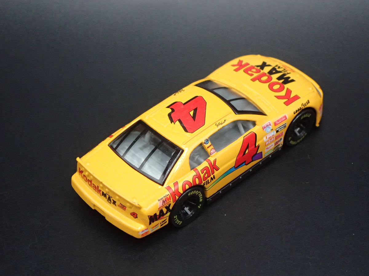 1998 CHEVY CHEVROLET MONTE CARLO 4 STERLING MARLIN NASCAR 1:64 SCALE DIECAST MODEL CAR