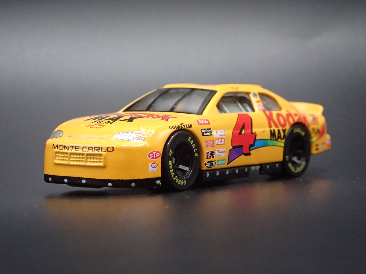 1999 CHEVY CHEVROLET MONTE CARLO 4 STERLING MARLIN NASCAR 1:64 SCALE DIECAST MODEL CAR
