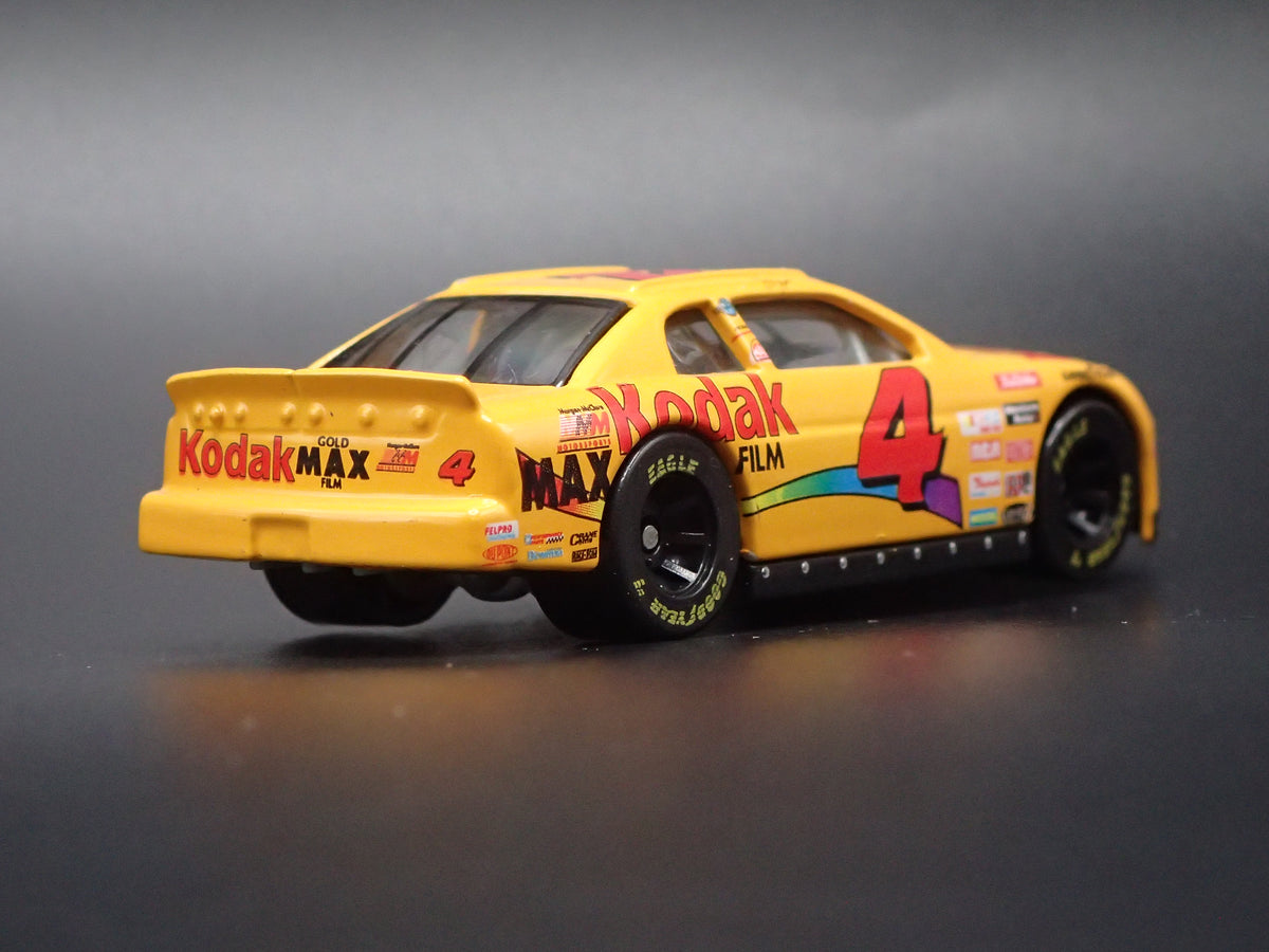 1999 CHEVY CHEVROLET MONTE CARLO 4 STERLING MARLIN NASCAR 1:64 SCALE DIECAST MODEL CAR