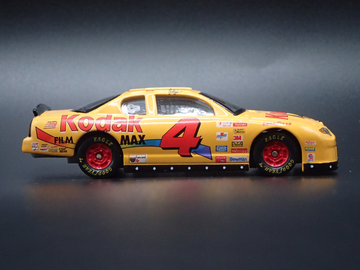 2000 CHEVY CHEVROLET MONTE CARLO 4 STERLING MARLIN NASCAR 1:64 SCALE DIECAST MODEL CAR