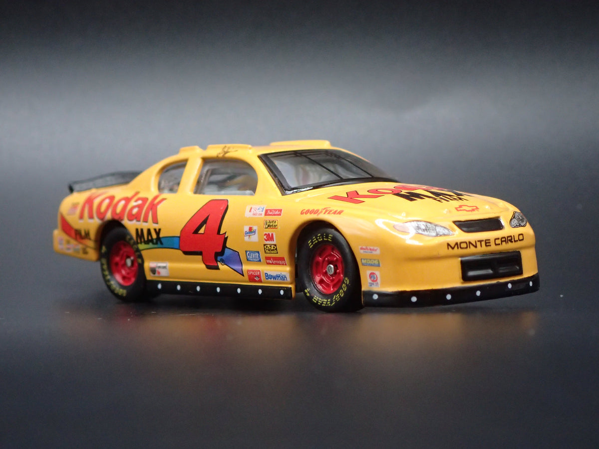 2000 CHEVY CHEVROLET MONTE CARLO 4 STERLING MARLIN NASCAR 1:64 SCALE DIECAST MODEL CAR
