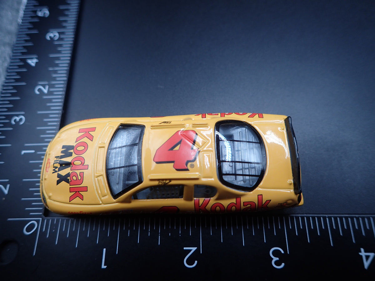 2000 CHEVY CHEVROLET MONTE CARLO 4 STERLING MARLIN NASCAR 1:64 SCALE DIECAST MODEL CAR