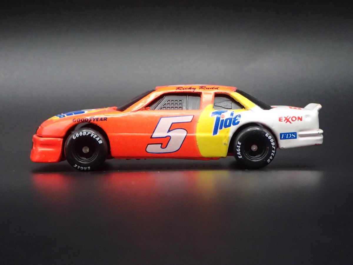 1992 92 CHEVY LUMINA RICKY RUDD TIDE NASCAR 1:64 SCALE DIECAST MODEL CAR