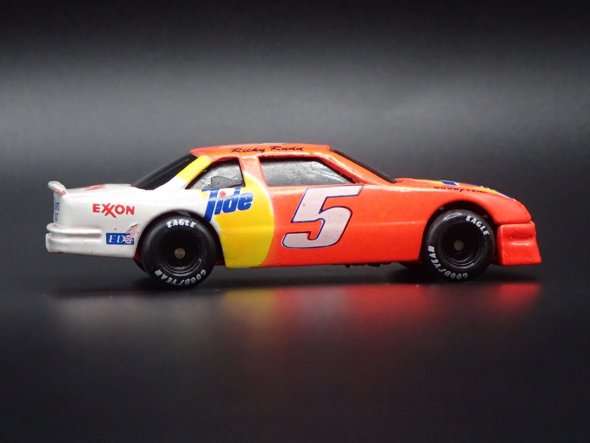 1992 92 CHEVY LUMINA RICKY RUDD TIDE NASCAR 1:64 SCALE DIECAST MODEL CAR