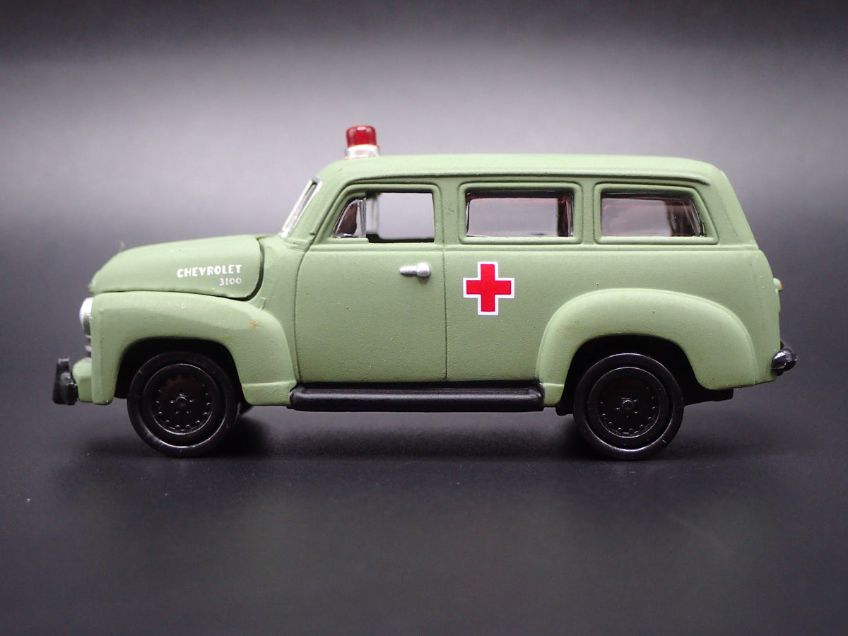 1950 50 CHEVY CHEVROLET SUBURBAN AMBULANCE 1:64 SCALE DIORAMA DIECAST MODEL CAR