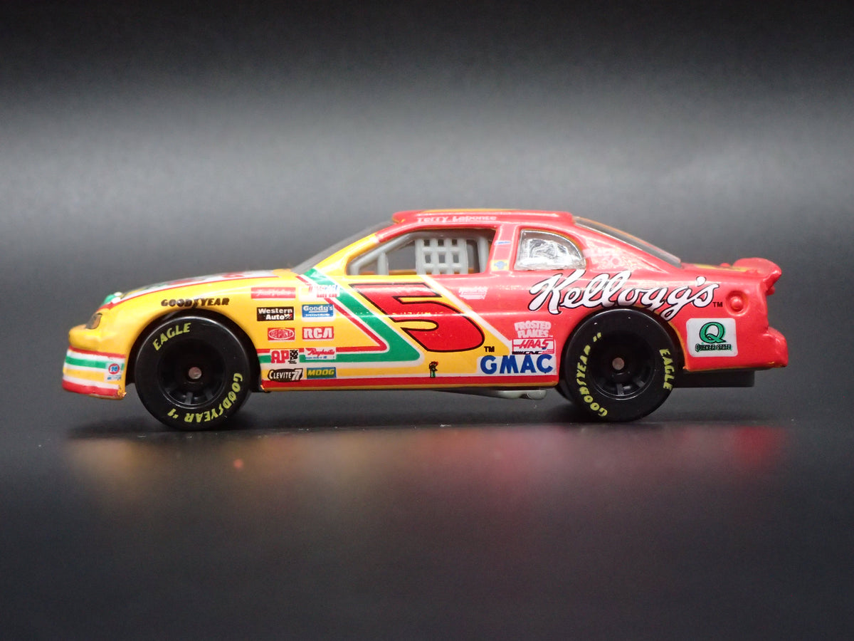 1997 CHEVY CHEVROLET MONTE CARLO 5 TERRY LABONTE NASCAR 1:64 SCALE DIECAST CAR