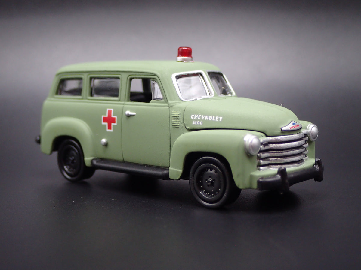 1950 50 CHEVY CHEVROLET SUBURBAN AMBULANCE 1:64 SCALE DIORAMA DIECAST MODEL CAR