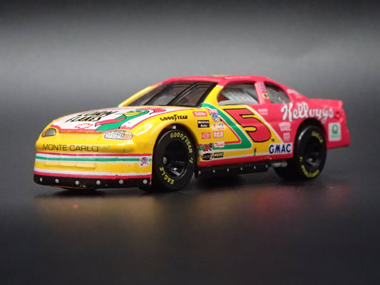 1998 CHEVY CHEVROLET MONTE CARLO 5 TERRY LABONTE NASCAR 1:64 SCALE DIECAST CAR