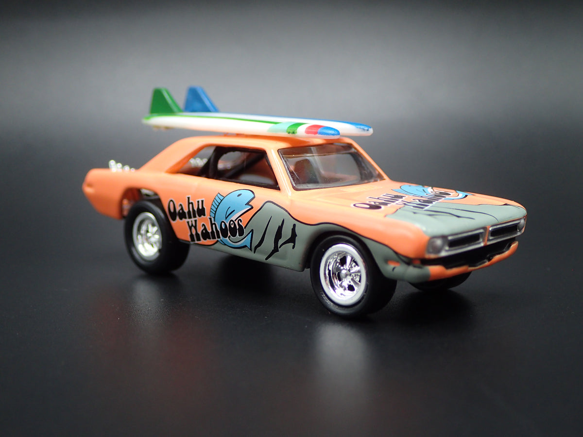 1965-1969 CHEVY CHEVROLET CORVAIR SURFING 1:64 SCALE DIECAST MODEL CAR