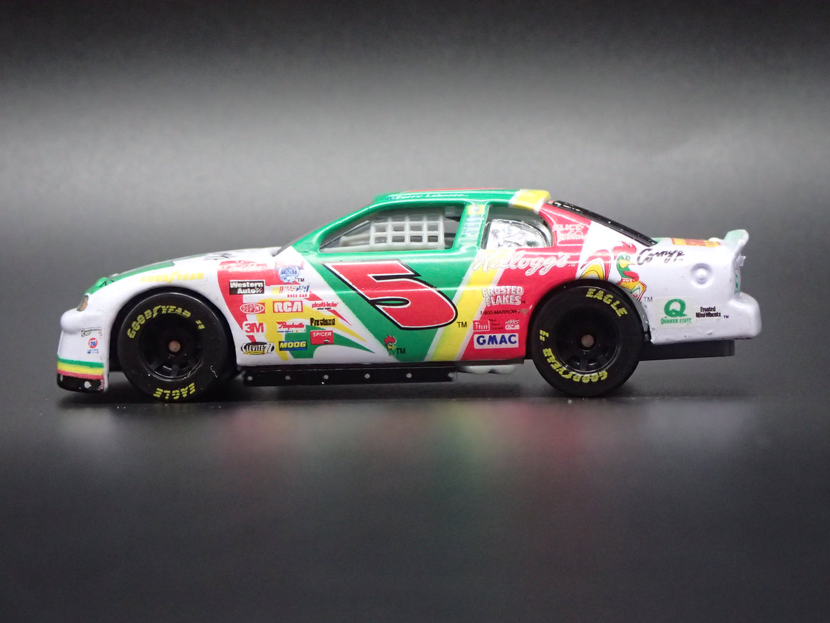 1998 CHEVY CHEVROLET MONTE CARLO 5 TERRY LABONTE NASCAR 1:64 SCALE DIECAST CAR