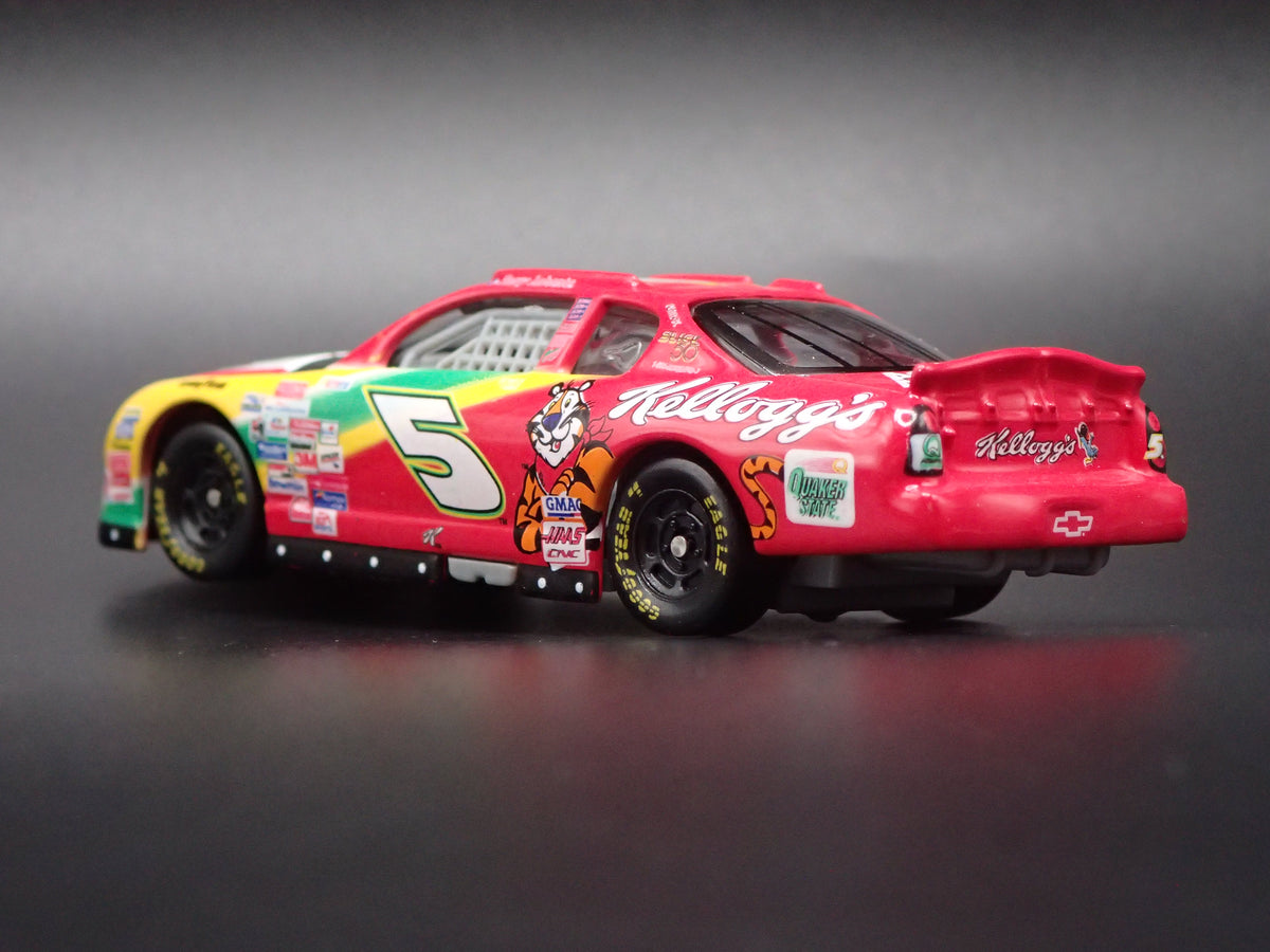2000 CHEVY CHEVROLET MONTE CARLO 5 TERRY LABONTE NASCAR 1:64 SCALE DIECAST CAR