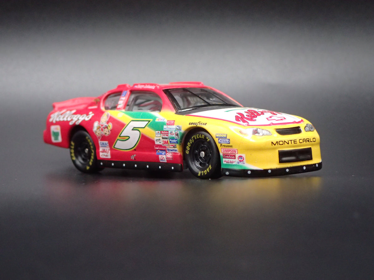 2000 CHEVY CHEVROLET MONTE CARLO 5 TERRY LABONTE NASCAR 1:64 SCALE DIECAST CAR