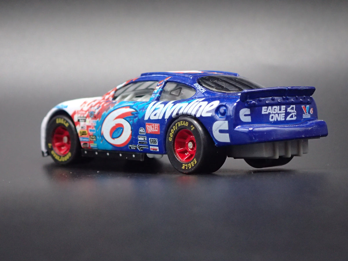 1998 98 FORD TAURUS 6 MARK MARTIN NASCAR 1/64 SCALE DIECAST MODEL CAR
