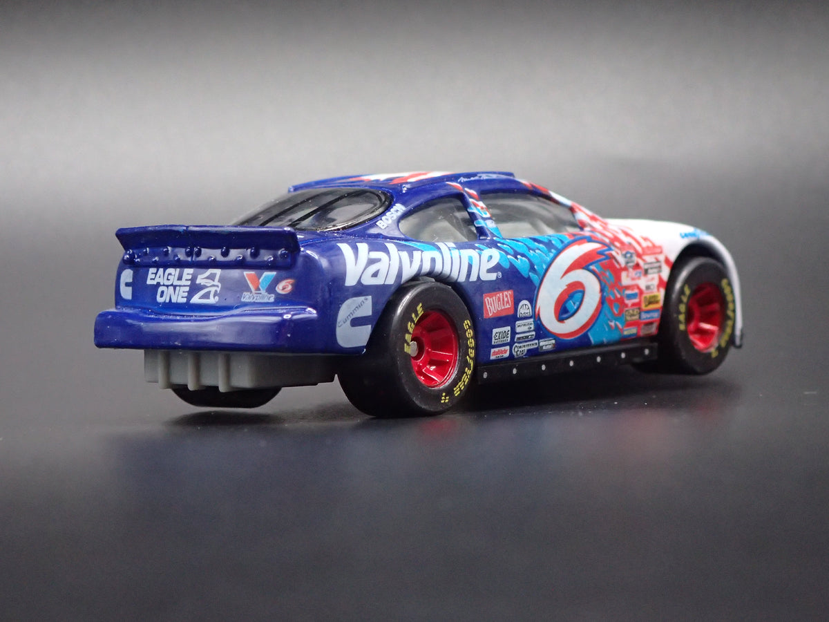 1998 98 FORD TAURUS 6 MARK MARTIN NASCAR 1/64 SCALE DIECAST MODEL CAR