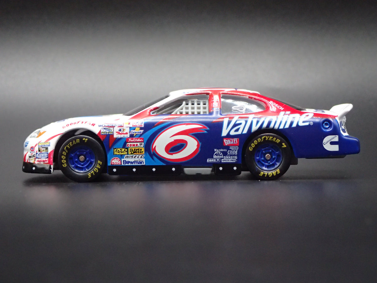 2000 00 FORD TAURUS 6 MARK MARTIN NASCAR 1/64 SCALE DIECAST MODEL CAR