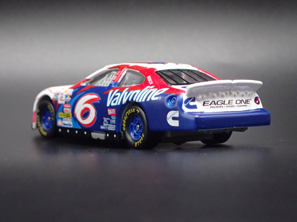 2000 00 FORD TAURUS 6 MARK MARTIN NASCAR 1/64 SCALE DIECAST MODEL CAR