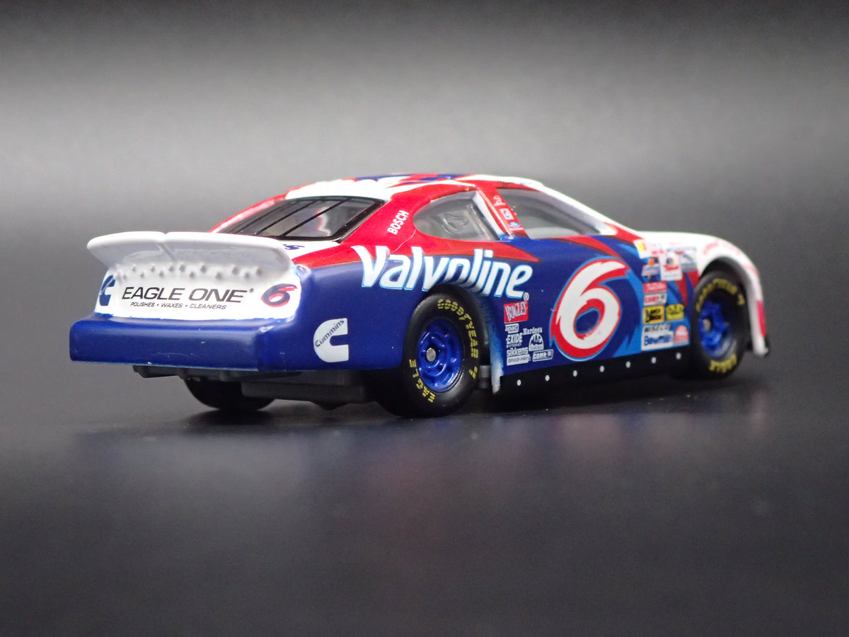 2000 00 FORD TAURUS 6 MARK MARTIN NASCAR 1/64 SCALE DIECAST MODEL CAR