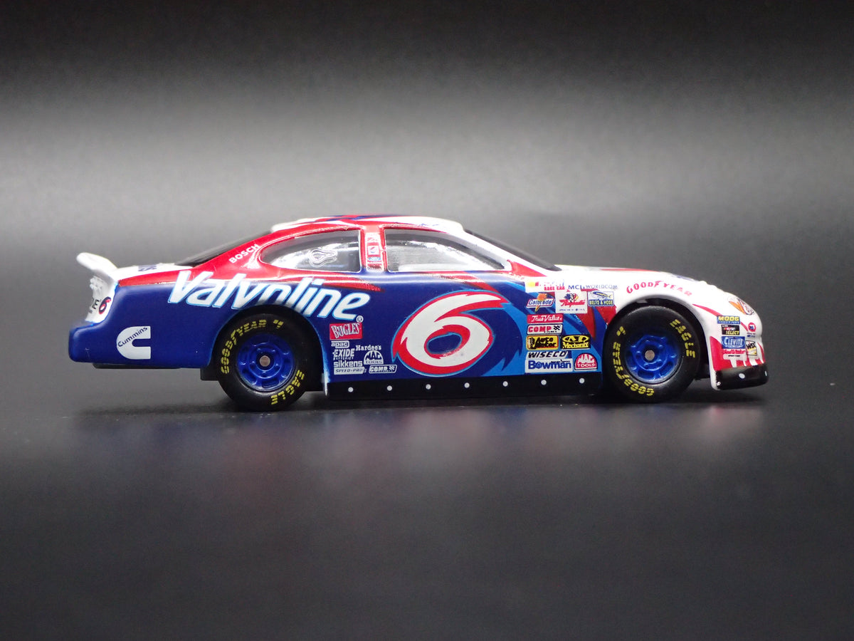 2000 00 FORD TAURUS 6 MARK MARTIN NASCAR 1/64 SCALE DIECAST MODEL CAR