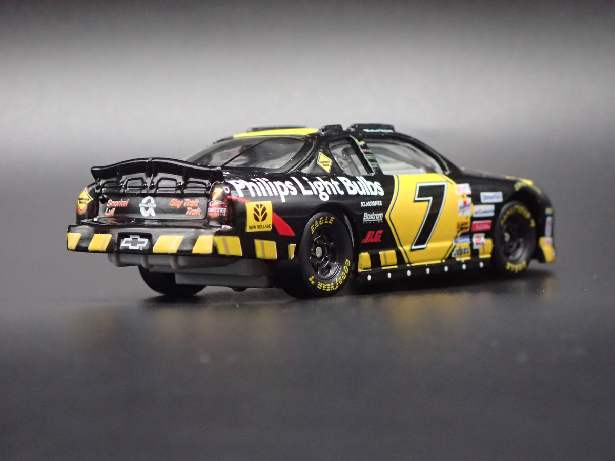 2000 CHEVY CHEVROLET MONTE CARLO 7 MICHAEL WALTRIP NASCAR 1:64 SCALE DIECAST CAR