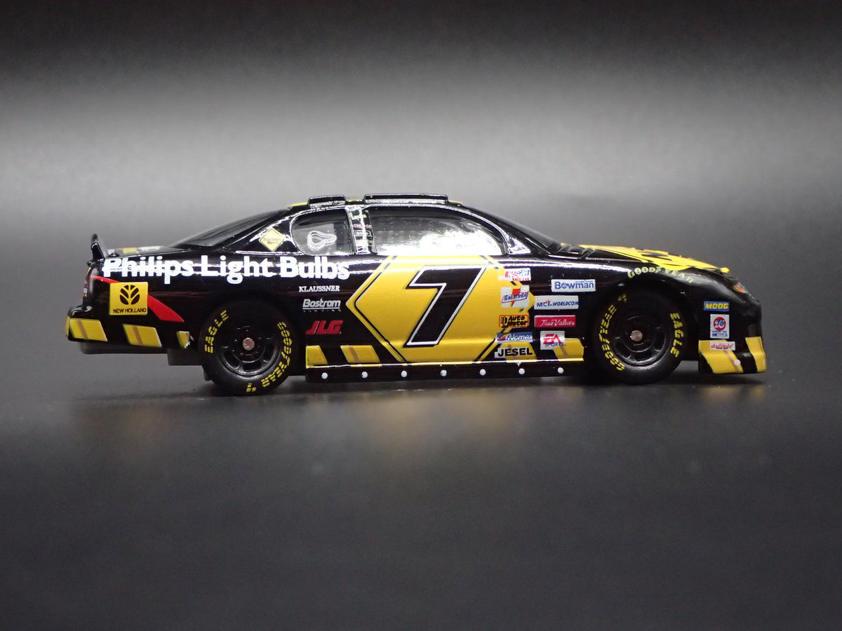 2000 CHEVY CHEVROLET MONTE CARLO 7 MICHAEL WALTRIP NASCAR 1:64 SCALE DIECAST CAR