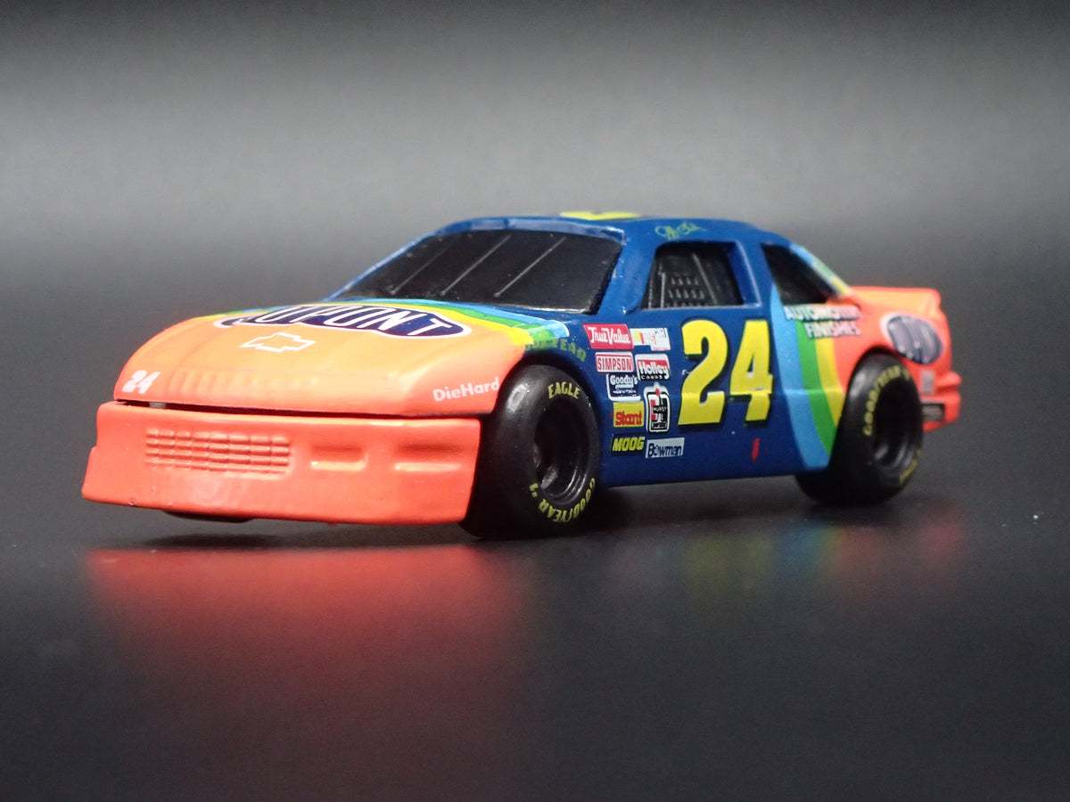1994 94 CHEVY CHEVROLET LUMINA 24 JEFF GORDON NASCAR 1:64 SCALE DIECAST CAR