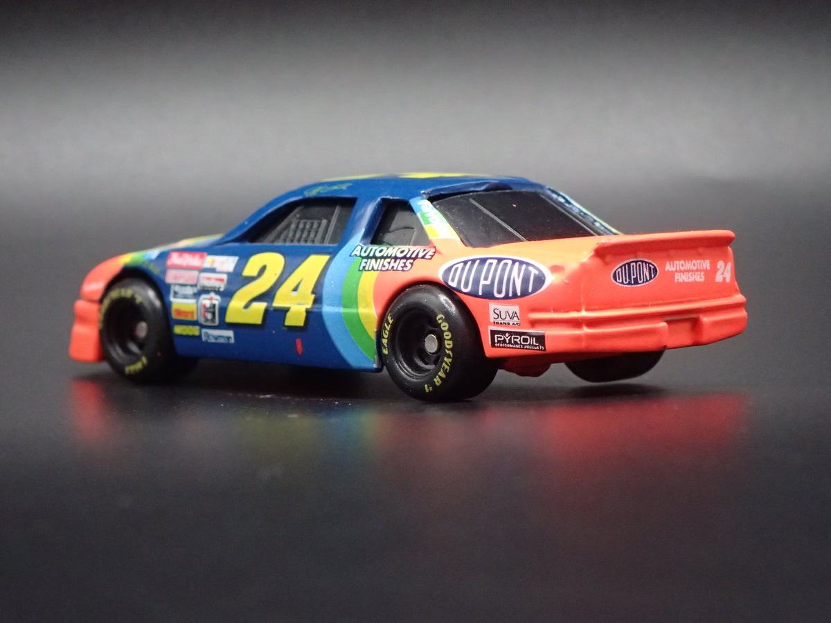 1994 94 CHEVY CHEVROLET LUMINA 24 JEFF GORDON NASCAR 1:64 SCALE DIECAST CAR