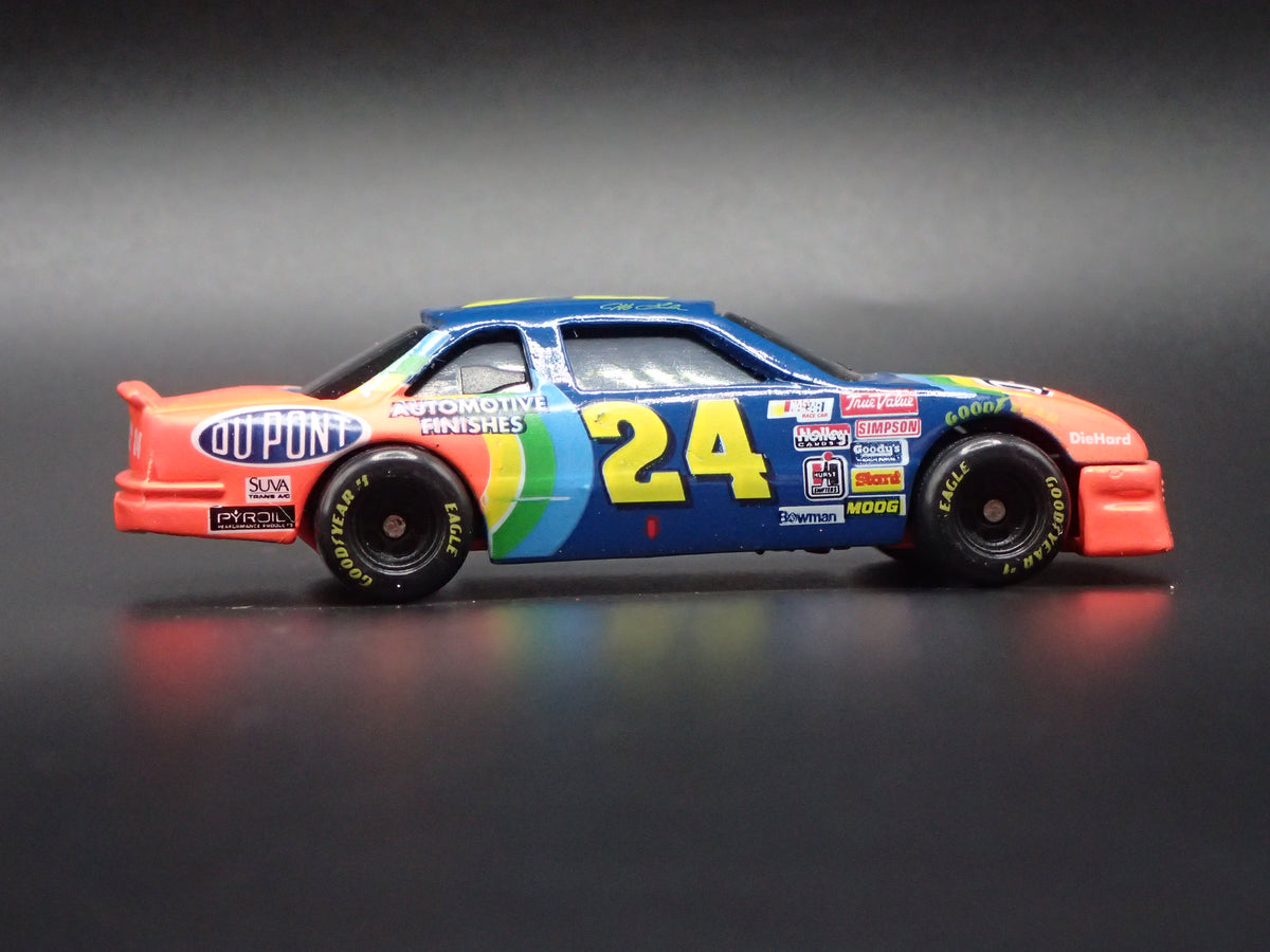 1994 94 CHEVY CHEVROLET LUMINA 24 JEFF GORDON NASCAR 1:64 SCALE DIECAST CAR