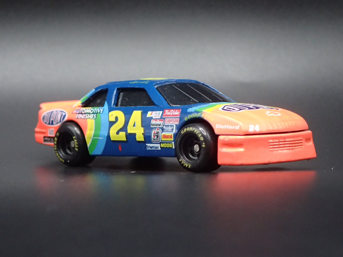 1994 94 CHEVY CHEVROLET LUMINA 24 JEFF GORDON NASCAR 1:64 SCALE DIECAST CAR