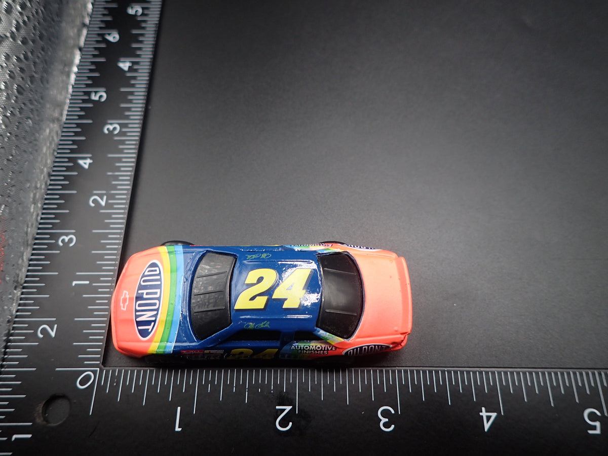1994 94 CHEVY CHEVROLET LUMINA 24 JEFF GORDON NASCAR 1:64 SCALE DIECAST CAR