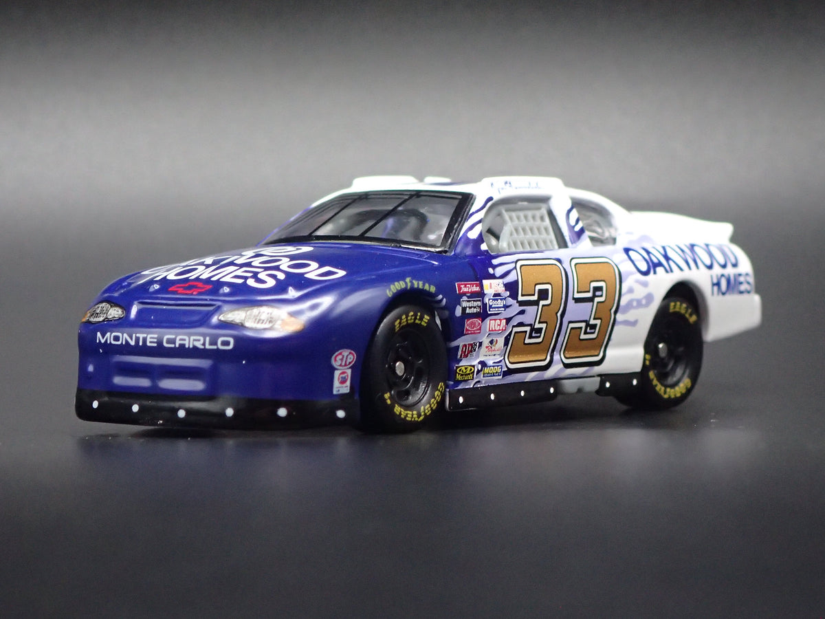 2000 CHEVY CHEVROLET MONTE CARLO 33 JOE NEMECHEK NASCAR 1:64 SCALE DIECAST MODEL CAR
