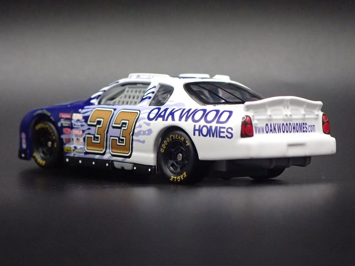 2000 CHEVY CHEVROLET MONTE CARLO 33 JOE NEMECHEK NASCAR 1:64 SCALE DIECAST MODEL CAR