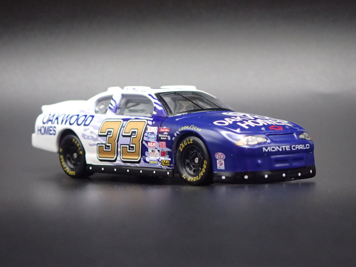 2000 CHEVY CHEVROLET MONTE CARLO 33 JOE NEMECHEK NASCAR 1:64 SCALE DIECAST MODEL CAR