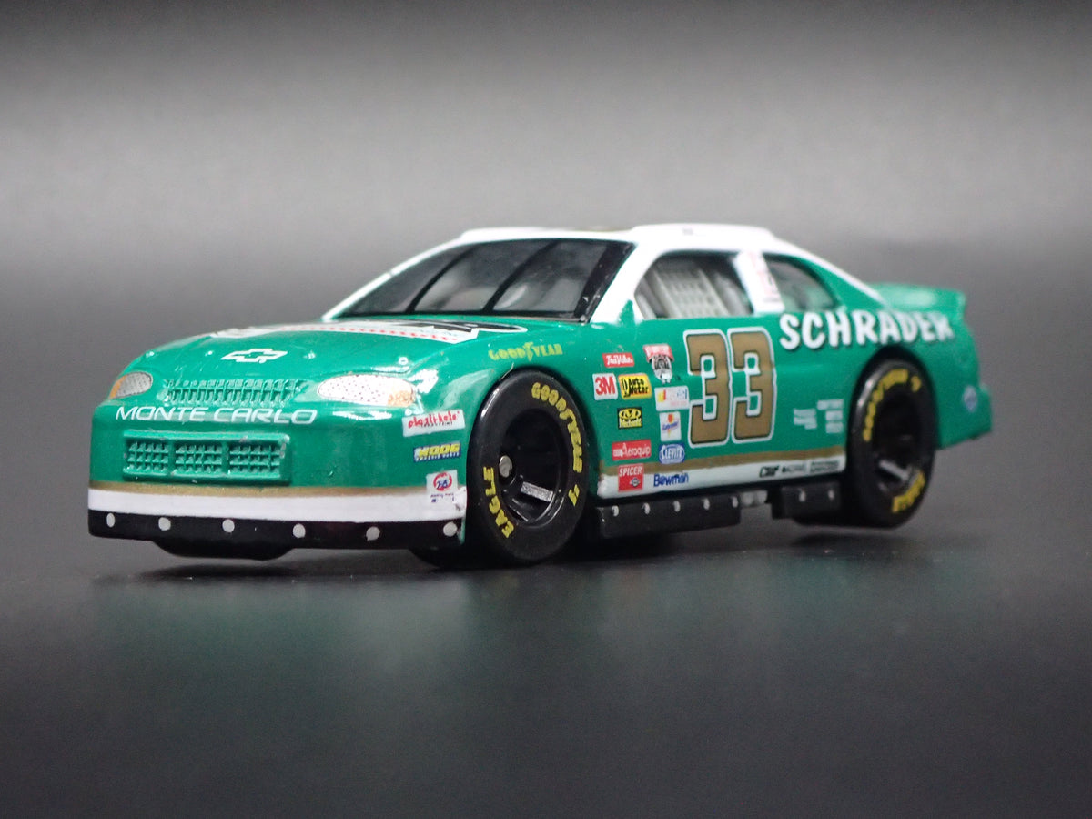 1998 CHEVY CHEVROLET MONTE CARLO 33 KEN SCHRADER NASCAR 1:64 SCALE DIECAST CAR