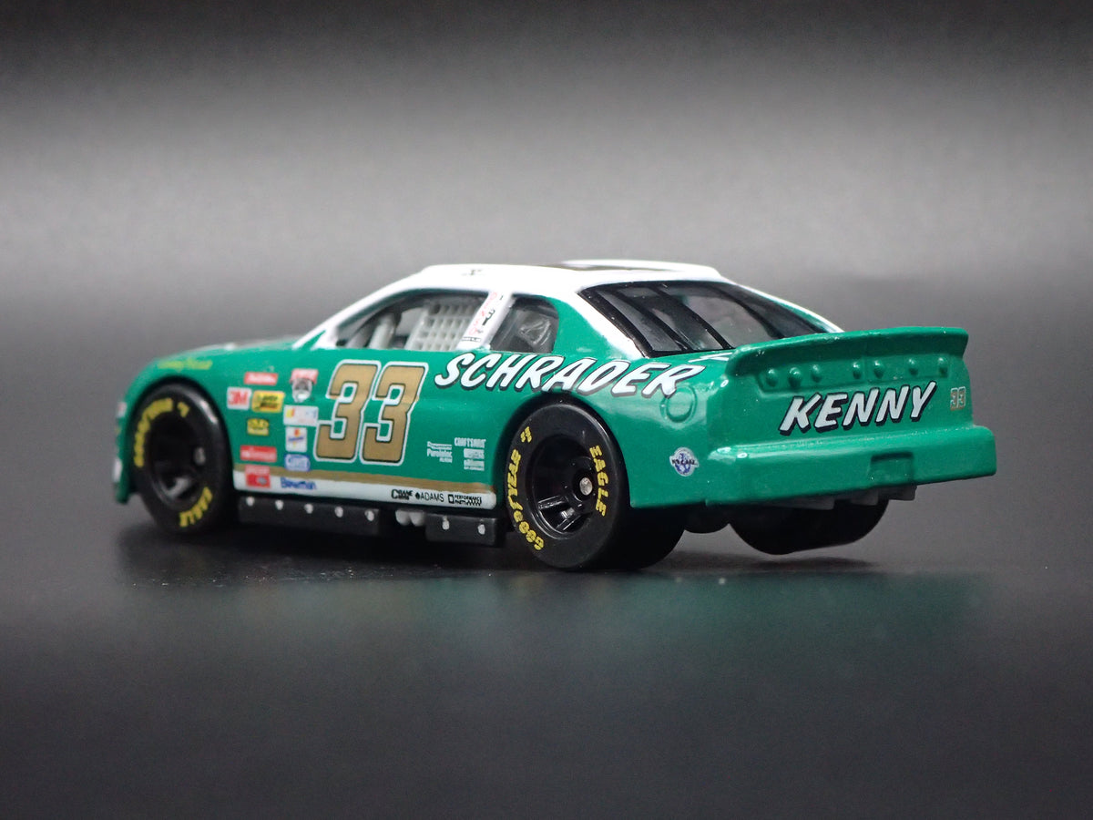 1998 CHEVY CHEVROLET MONTE CARLO 33 KEN SCHRADER NASCAR 1:64 SCALE DIECAST CAR