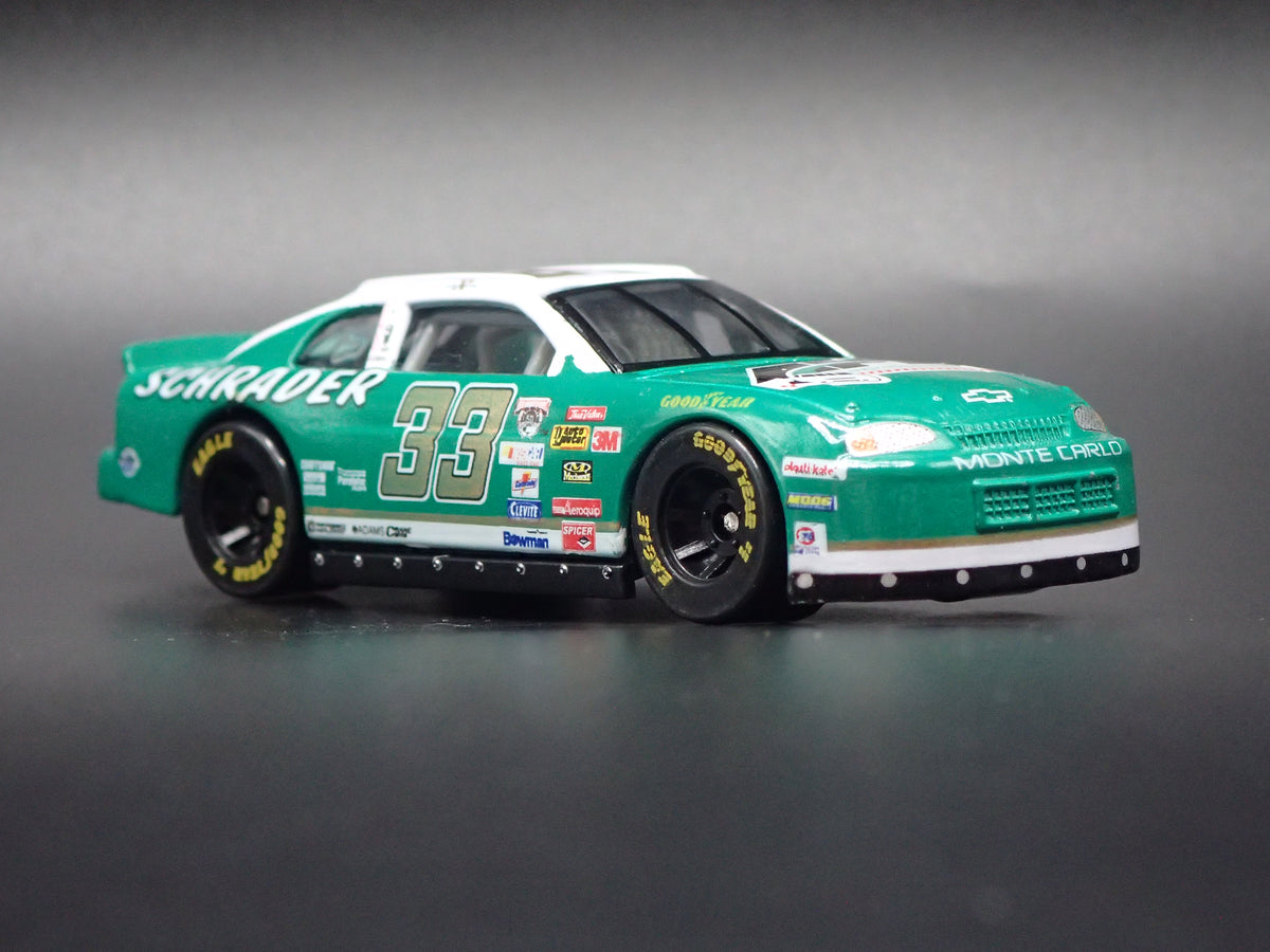 1998 CHEVY CHEVROLET MONTE CARLO 33 KEN SCHRADER NASCAR 1:64 SCALE DIECAST CAR