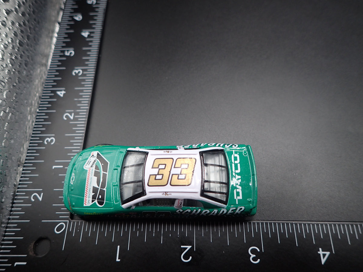 1998 CHEVY CHEVROLET MONTE CARLO 33 KEN SCHRADER NASCAR 1:64 SCALE DIECAST CAR
